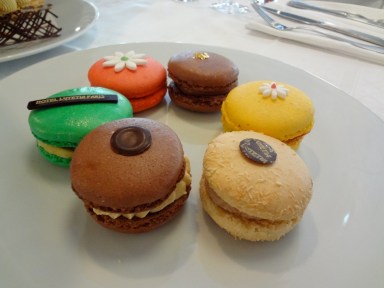 assiette de macarons à partager