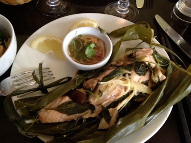 saumon en feuille de bananier