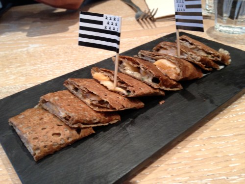 Amuse galette saumon fume