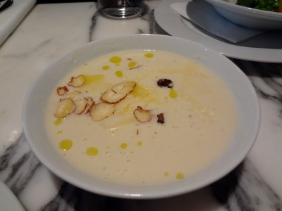 Creme d'asperge au parmesan